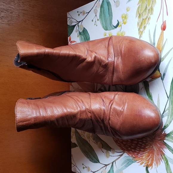 Wittners Leather Ankle Boots - Picture 4 of 7